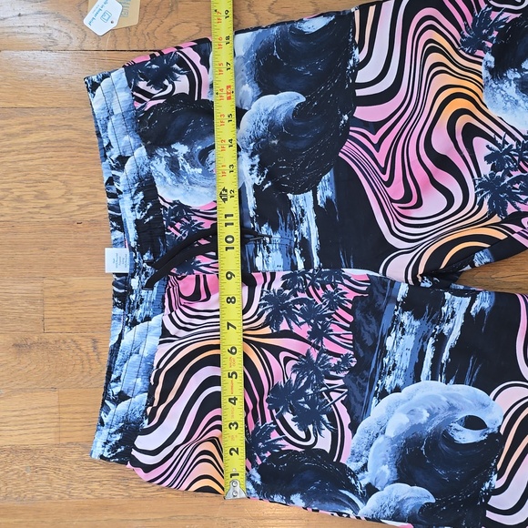 THEREABOUTS BRAND BOYS MULTI COLORED SWIM TRUNKS BOARD SHORTS SIZE XL 18/20 - Picture 10 of 15